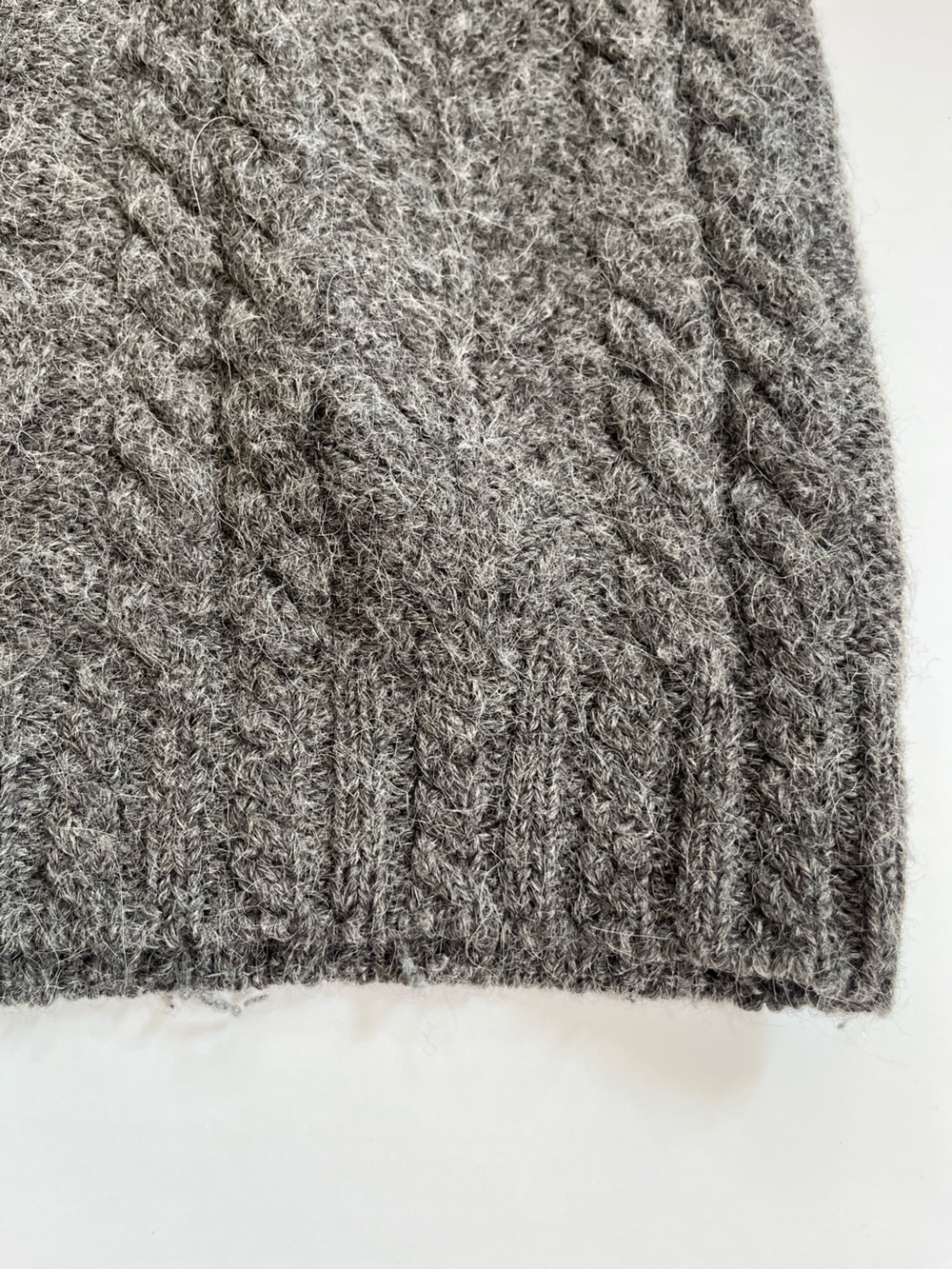 Wool Alpaca Made in Ireland Connemara Grey Chunky Fisherman Cable Knit Sweater - Picture 8 of 10